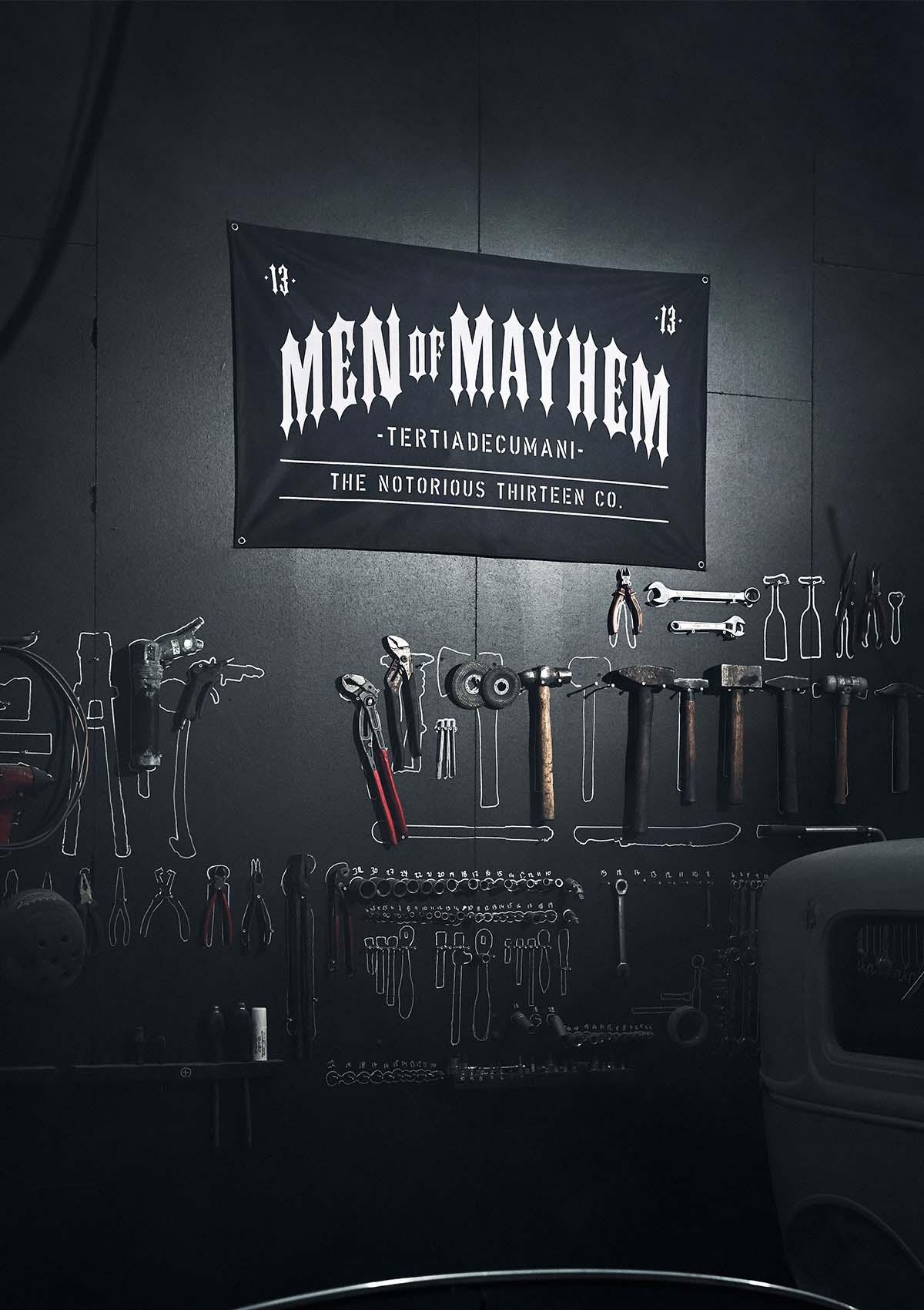Banner M.O.M. - Image 2